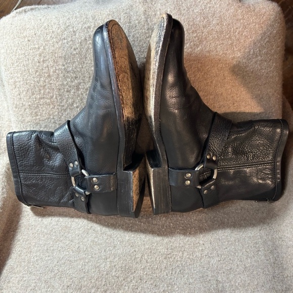 FRYE Sz 10B Harness Short Shaft Leather Boots With Zipper Back Closure - Picture 8 of 15